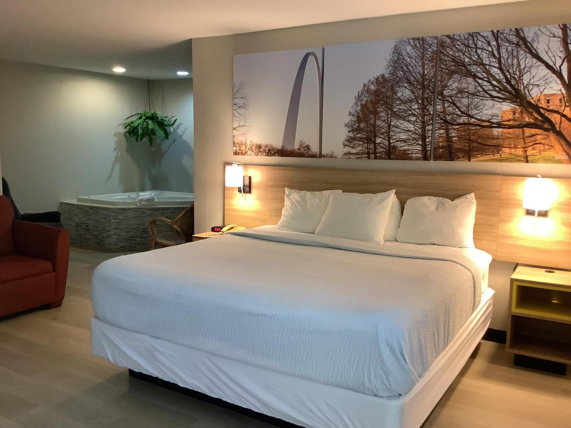 Days Inn By Wyndham Kingdom City Bagian luar foto